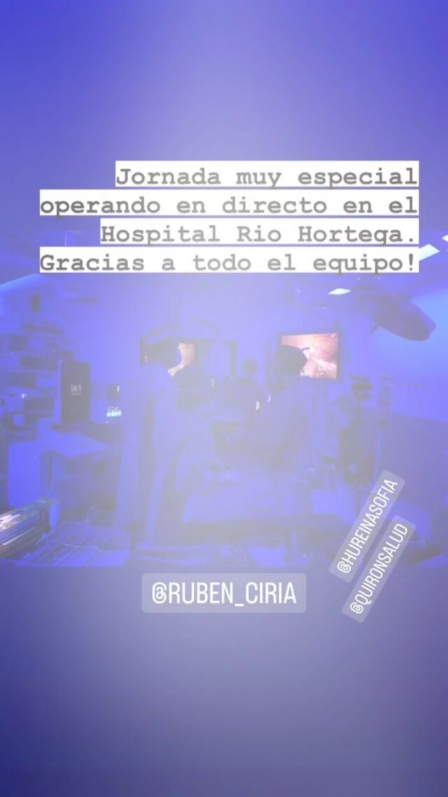 Cirugía en directo en el Curso Nacional de Cirugía Laparoscópica de Valladolid. Agradecido al Hospital Universitario Rio Hortega y a su Jefe de Servicio el Dr. David Pacheco. Gracias a todo el equipo, especialmente a Pilar Pinto. 
Ayer demostré en directo que un tumor de gran tamaño en el hígado puede ser resuelto de forma fiable mediante abordaje laparoscópico. Equipazo el que me acompañó en la cirugía. Mil gracias a tod@s. 
@hureinasofia @topdoctors_es @quironsalud @aecirujanos #valladolid #cordoba @cordobabn @diario_cordoba @comcordoba @abccordoba 
https://drrubenciria.es